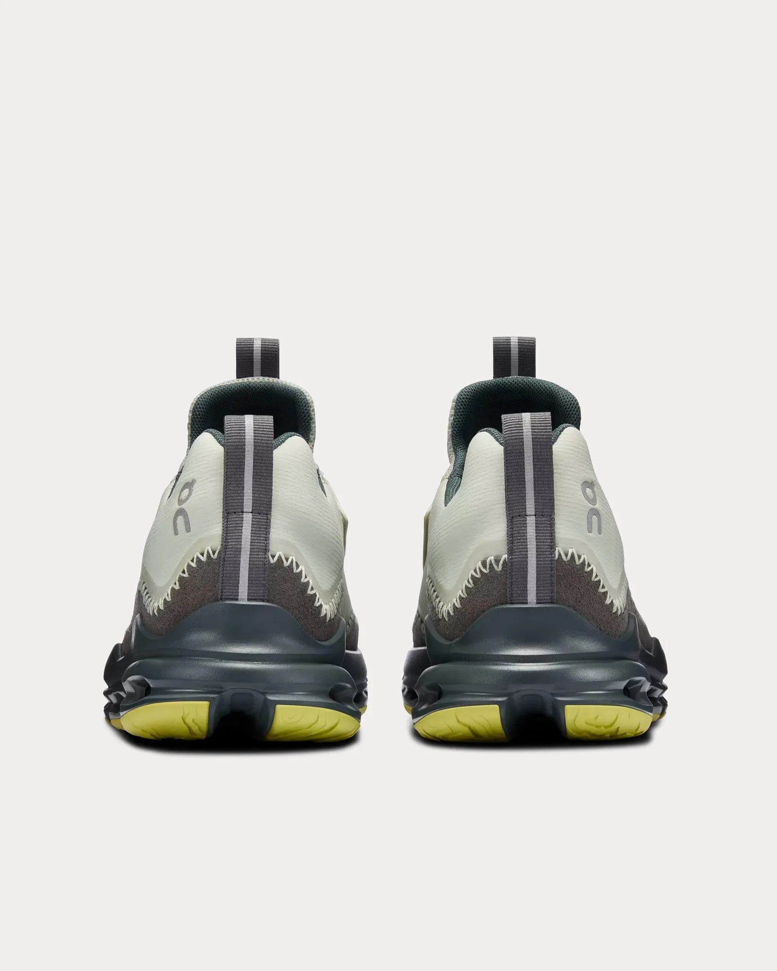 Cloudaway Ivory / Lead Running Shoes