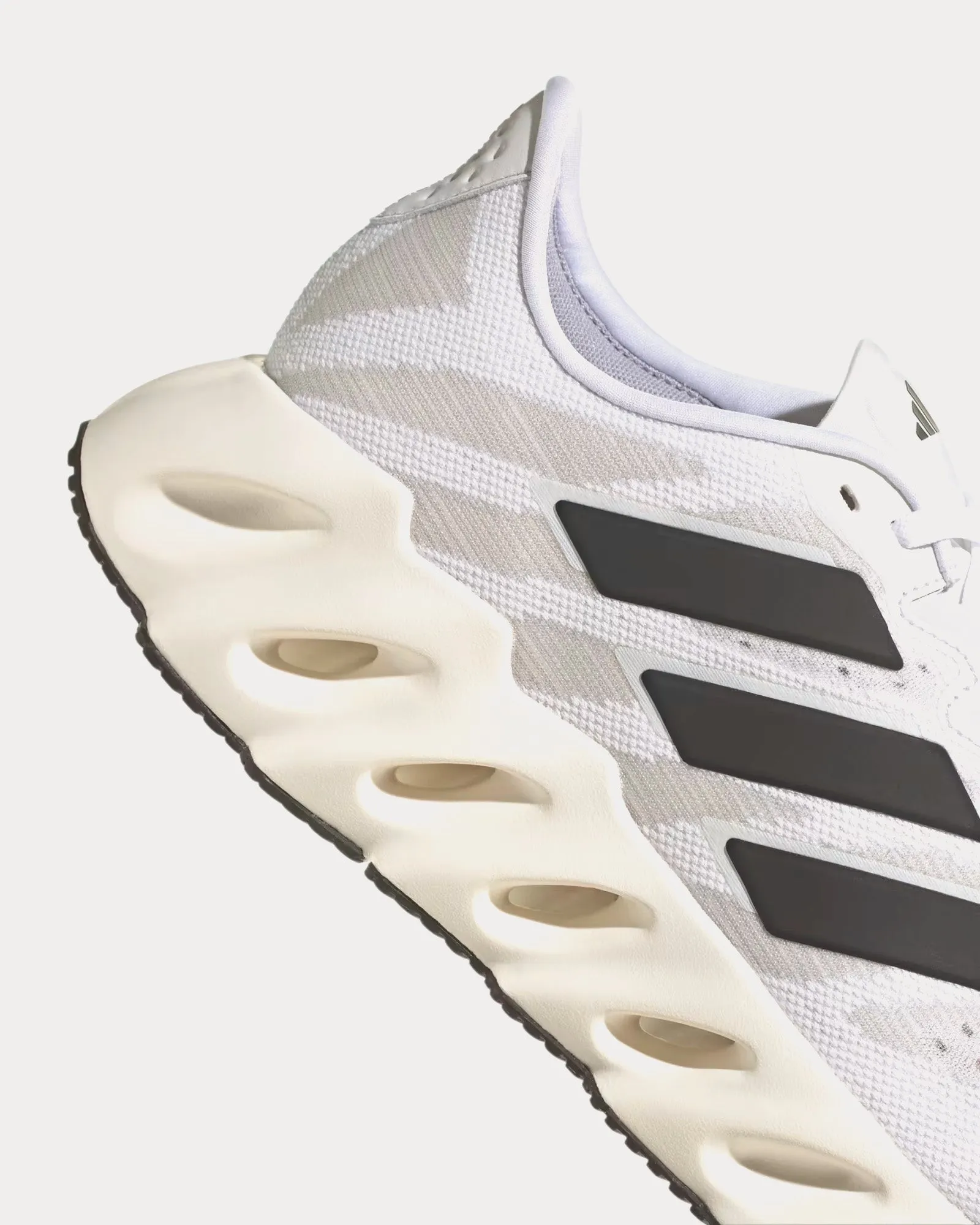Switch FWD Cloud White / Core Black / Halo Silver Running Shoes