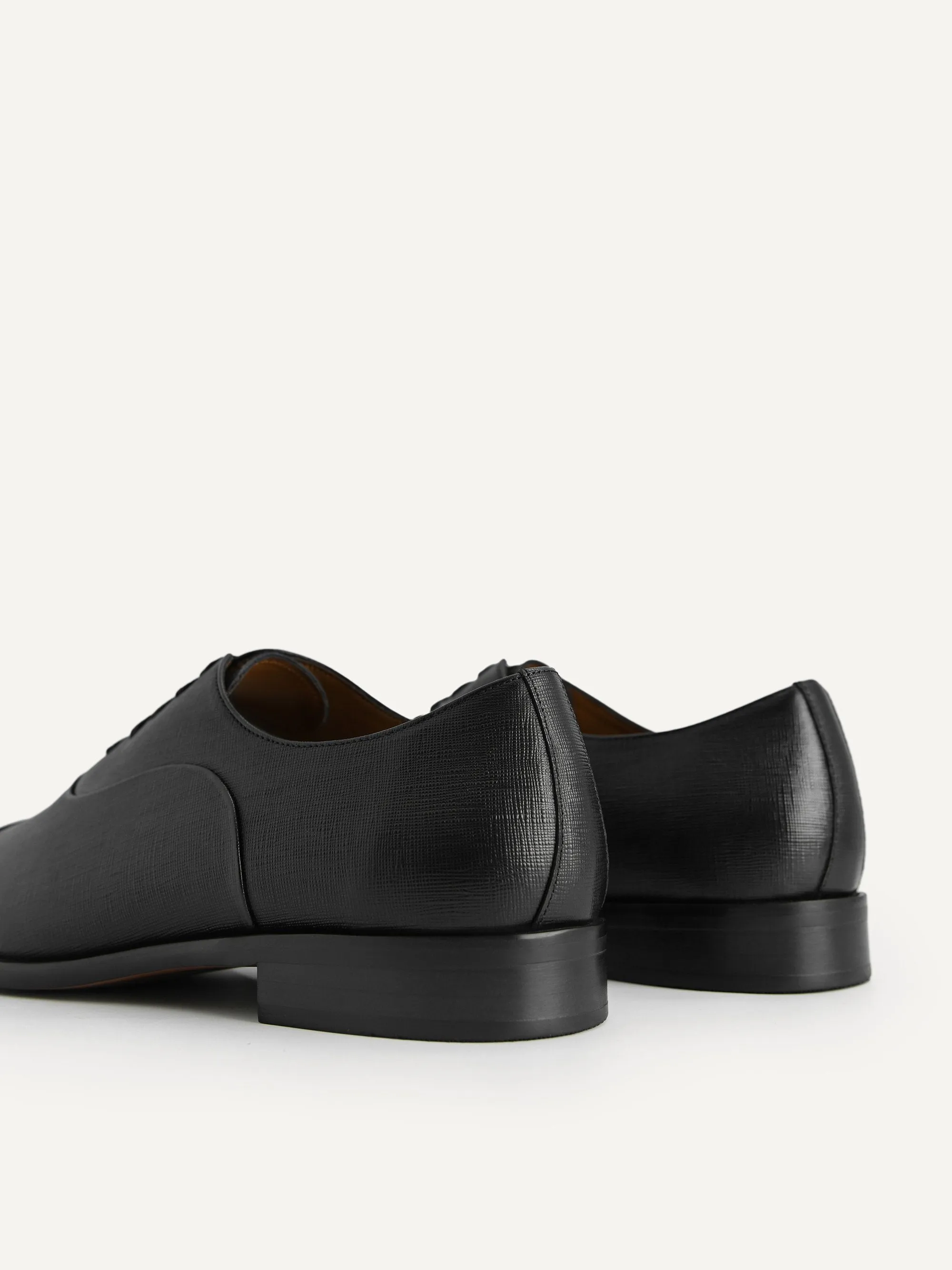Textured Leather Oxford Shoes